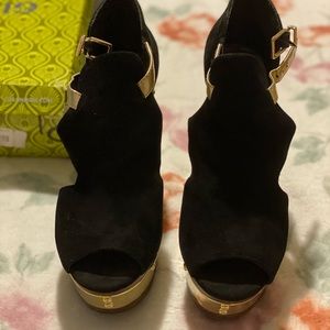 Women’s shoes